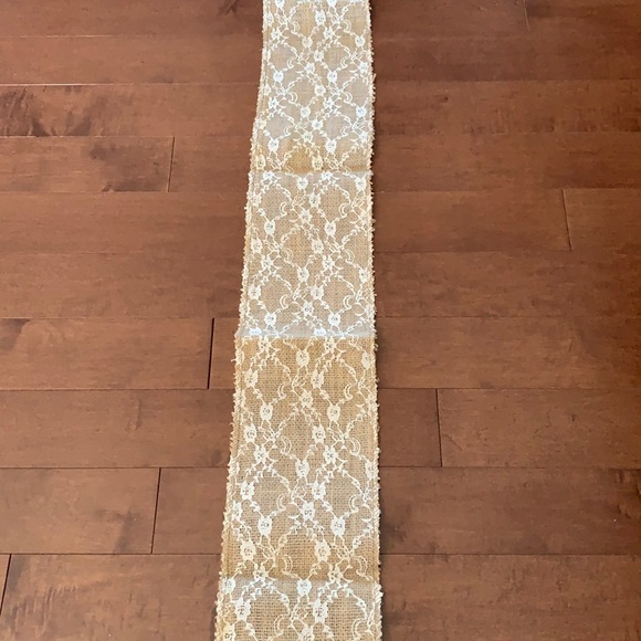 New 120” / 10 foot table runner lace and burlap - Picture 2 of 3